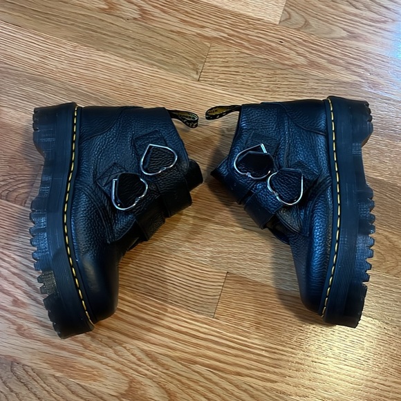 Dr Martens Devon Heart Leather Platform Boots Size 7 NEW - Picture 8 of 16